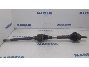 Used Front drive shaft, right Peugeot 3008 I (0U/HU) 1.6 HDiF 16V Price € 39,90 Margin scheme offered by Maresia Parts