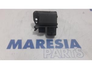 Used Cooling fan resistor Peugeot 308 (L3/L8/LB/LH/LP) 1.6 BlueHDi 100 Price € 20,00 Margin scheme offered by Maresia Parts