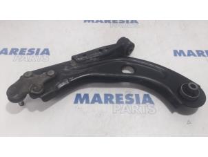 Used Front lower wishbone, right Peugeot 308 (L3/L8/LB/LH/LP) 1.6 BlueHDi 100 Price € 30,00 Margin scheme offered by Maresia Parts
