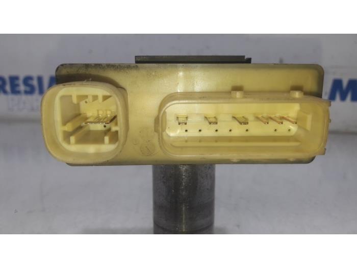 Glow plug relay Peugeot Partner 1.6 HDI 90 16V 9652021180