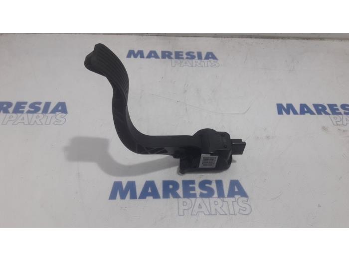 Begagnade Gaspedalsensor Peugeot 3008 I (0U/HU) 1.6 HDiF 16V Pris € 50,00 Marginaltabell erbjuds av Maresia Parts
