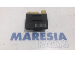 Used Glow plug relay Peugeot 3008 I (0U/HU) 1.6 HDiF 16V Price € 35,00 Margin scheme offered by Maresia Parts