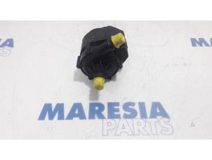 Usagé Pompe à eau Citroen C4 Grand Picasso (UA) 1.6 HDiF 16V 110 Prix € 29,00 Règlement à la marge proposé par Maresia Parts