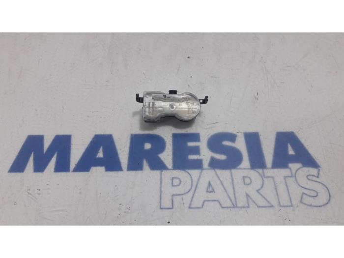 Begagnade Däcktryckssensor Renault Scénic IV (RFAJ) 1.5 Energy dCi 110 Pris € 35,00 Marginaltabell erbjuds av Maresia Parts
