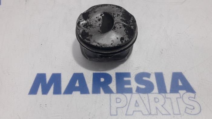 Usagé Piston Alfa Romeo Brera (939) 2.2 JTS 16V Prix € 75,00 Règlement à la marge proposé par Maresia Parts