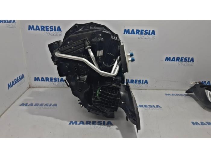 Heater housing Renault Scénic IV 1.5 Energy dCi 110 - 272705693R