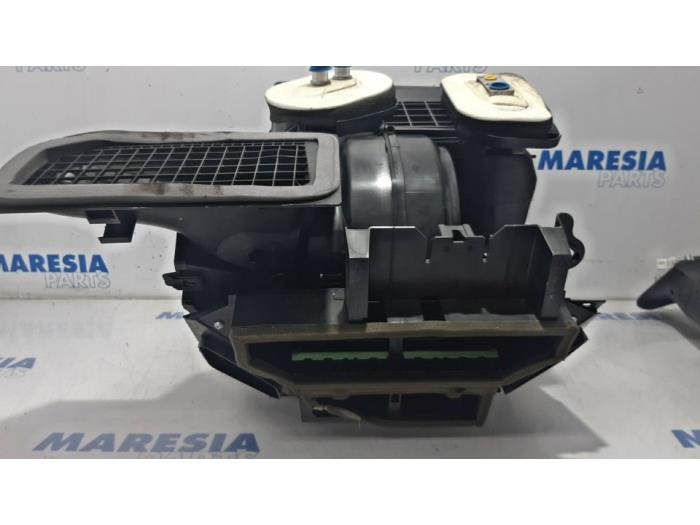 Heater housing Renault Scénic IV 1.5 Energy dCi 110 - 272705693R