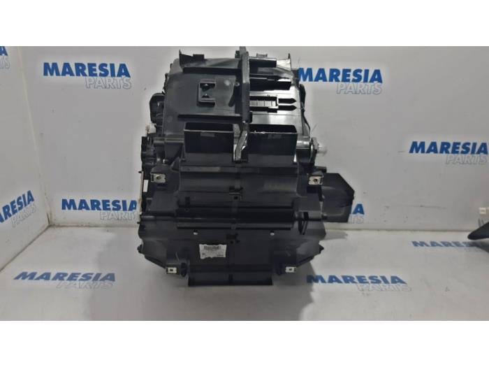 Heater housing Renault Scénic IV 1.5 Energy dCi 110 - 272705693R