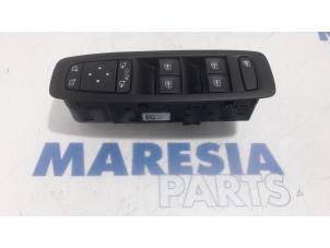 Used Multi-functional window switch Renault Megane IV (RFBB) 1.2 Energy TCE 130 Price € 75,00 Margin scheme offered by Maresia Parts