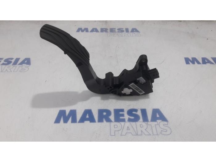 Begagnade Gaspedalsensor Renault Megane IV (RFBB) 1.2 Energy TCE 130 Pris € 50,00 Marginaltabell erbjuds av Maresia Parts