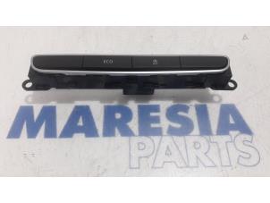 Used Switch Renault Megane IV (RFBB) 1.2 Energy TCE 130 Price € 60,00 Margin scheme offered by Maresia Parts