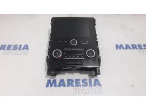 Used Navigation display Renault Megane IV (RFBB) 1.2 Energy TCE 130 Price € 420,00 Margin scheme offered by Maresia Parts
