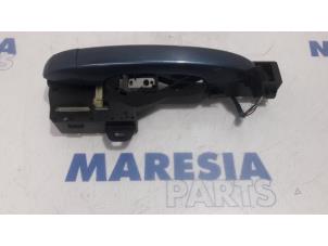 Used Front door handle 4-door, right Renault Megane IV (RFBB) 1.2 Energy TCE 130 Price € 75,00 Margin scheme offered by Maresia Parts
