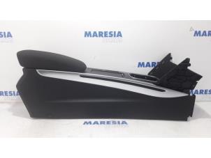 Used Middle console Renault Megane IV (RFBB) 1.2 Energy TCE 130 Price € 157,50 Margin scheme offered by Maresia Parts