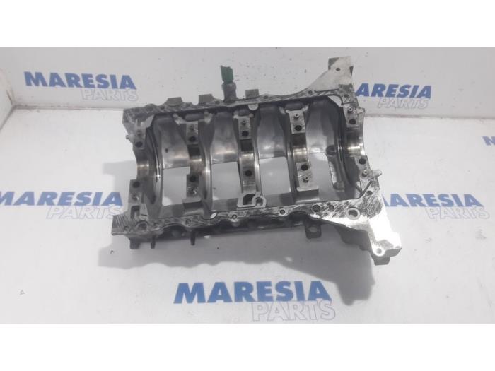 Usagé Couvercle carter Citroen Berlingo 1.6 Hdi 90 Phase 2 Prix € 90,75 Prix TTC proposé par Maresia Parts