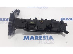 Used Rocker cover Citroen C4 Cactus (0B/0P) 1.6 Blue Hdi 100 Price € 35,00 Margin scheme offered by Maresia Parts
