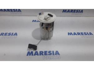 Used Electric fuel pump Renault Megane IV (RFBB) 1.2 Energy TCE 130 Price € 85,00 Margin scheme offered by Maresia Parts