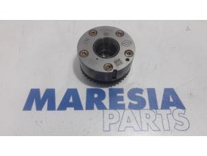 Used Camshaft sprocket Renault Clio IV (5R) 0.9 Energy TCE 90 12V Price € 35,00 Margin scheme offered by Maresia Parts