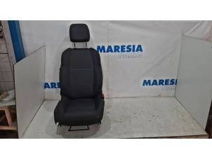 Używane Fotel prawy Peugeot 508 SW (8E/8U) 1.6 HDiF 16V Cena € 157,50 Procedura marży oferowane przez Maresia Parts