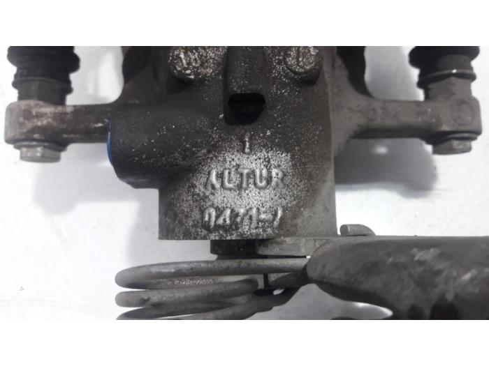Rear brake calliper, left from a Alfa Romeo Brera (939) 2.4 JTDM 20V 2007