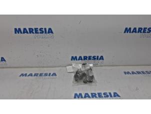 Used Cylinder head Peugeot Expert (G9) 2.0 HDi 140 16V Price € 50,00 Margin scheme offered by Maresia Parts