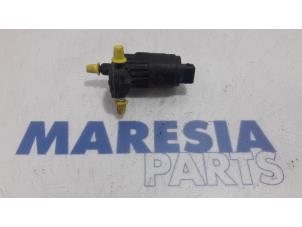 Used Windscreen washer pump Alfa Romeo Brera (939) 2.4 JTDM 20V Price € 15,00 Margin scheme offered by Maresia Parts