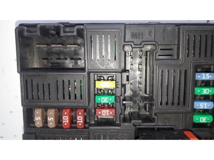 Fuse box from a Renault Scénic IV (RFAJ) 1.5 Energy dCi 110 2018