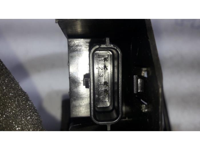Rear door lock mechanism 4-door, left from a Renault Scénic IV (RFAJ) 1.5 Energy dCi 110 2018