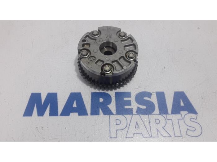 Begagnade Kamaxeldrev Renault Scénic III (JZ) 2.0 16V CVT Pris € 35,00 Marginaltabell erbjuds av Maresia Parts