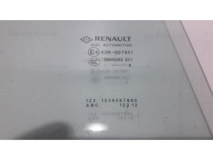Rear door window 4-door door, rear right from a Renault Scénic IV (RFAJ) 1.5 Energy dCi 110 2018
