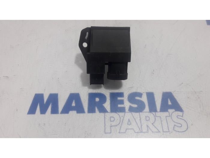 Cooling fan resistor from a Peugeot 508 SW (8E/8U) 1.6 HDiF 16V 2013