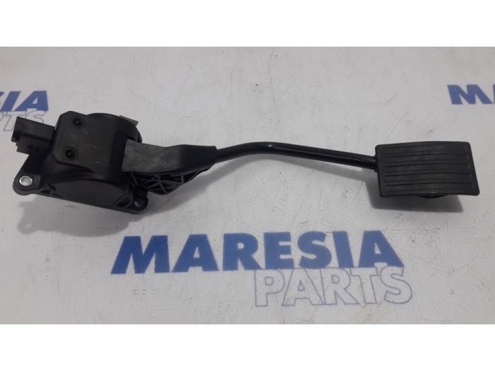 Begagnade Gaspedalsensor Peugeot 508 SW (8E/8U) 1.6 HDiF 16V Pris € 35,00 Marginaltabell erbjuds av Maresia Parts