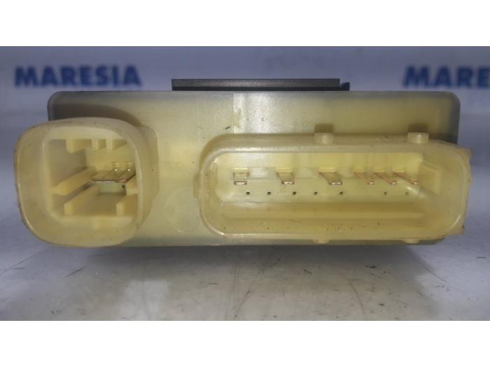 Glow plug relay Peugeot Partner 1.6 BlueHDi 100 9652021180