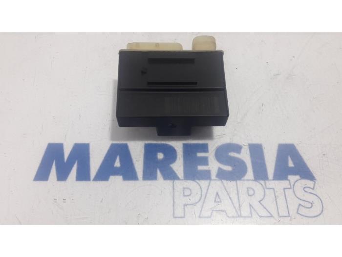 Glow plug relay Peugeot Partner 1.6 BlueHDi 100 9652021180