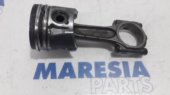 Gebrauchte Kolben Citroen C4 Picasso (UD/UE/UF) 2.0 HDiF 16V 135 Preis € 60,00 Margenregelung angeboten von Maresia Parts