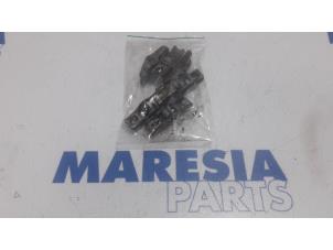 Used Rocker arm Citroen C4 Picasso (UD/UE/UF) 2.0 HDiF 16V 135 Price € 25,00 Margin scheme offered by Maresia Parts