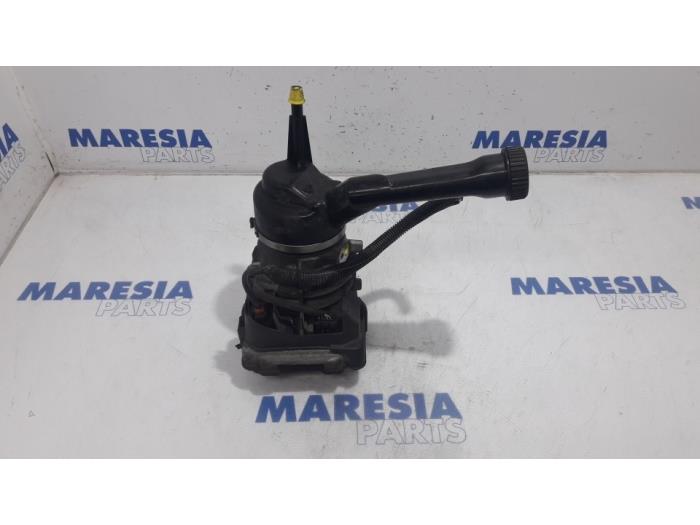Usagé Pompe de direction Citroen C4 Picasso (UD/UE/UF) 2.0 HDiF 16V 135 Prix € 157,50 Règlement à la marge proposé par Maresia Parts