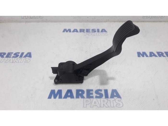 Begagnade Gaspedalsensor Citroen C4 Picasso (UD/UE/UF) 2.0 HDiF 16V 135 Pris € 30,00 Marginaltabell erbjuds av Maresia Parts