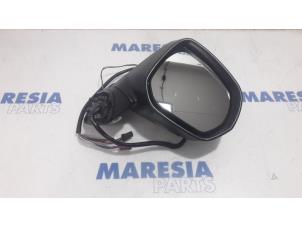Used Wing mirror, right Citroen C4 Picasso (UD/UE/UF) 2.0 HDiF 16V 135 Price € 105,00 Margin scheme offered by Maresia Parts