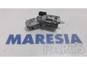 Used Ignition lock + key Peugeot 508 SW (8E/8U) 1.6 HDiF 16V Price € 60,00 Margin scheme offered by Maresia Parts