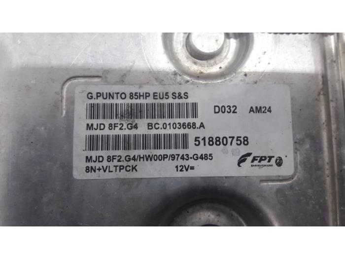 Ordenador de gestión de motor de un Fiat Punto Evo (199) 1.3 JTD Multijet 85 16V Euro 5 2011