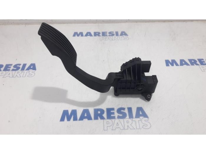 Begagnade Gaspedalsensor Fiat Punto Evo (199) 1.3 JTD Multijet 85 16V Euro 5 Pris € 15,00 Marginaltabell erbjuds av Maresia Parts