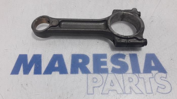 Usagé Bielle Renault Scénic III (JZ) 1.5 dCi 110 Prix € 25,00 Règlement à la marge proposé par Maresia Parts