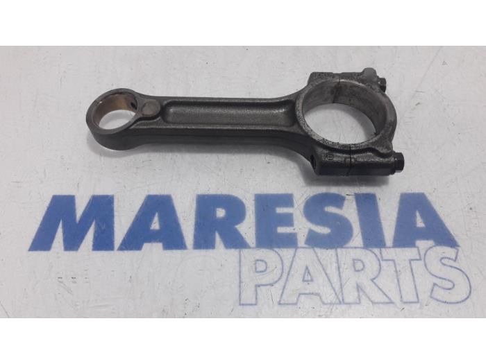 Usagé Bielle Renault Scénic III (JZ) 1.5 dCi 110 Prix € 25,00 Règlement à la marge proposé par Maresia Parts
