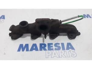 Used Exhaust manifold Renault Scénic III (JZ) 1.5 dCi 110 Price € 75,00 Margin scheme offered by Maresia Parts