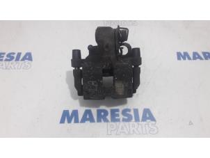 Used Rear brake calliper, left Peugeot 508 SW (8E/8U) 1.6 HDiF 16V Price € 50,00 Margin scheme offered by Maresia Parts