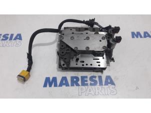 Usados Bloque de válvulas hidráulico Renault Scénic I (JA) 1.6 16V Precio € 157,50 Norma de margen ofrecido por Maresia Parts