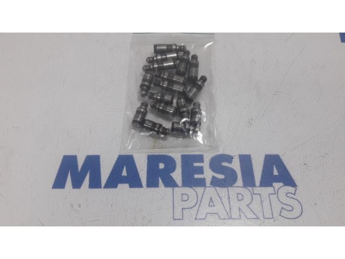 Gebrauchte Ventilstößel Peugeot 207/207+ (WA/WC/WM) 1.4 16V VTi Preis € 50,00 Margenregelung angeboten von Maresia Parts
