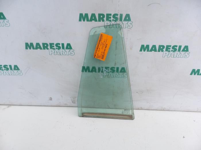 Usados Ventanilla triangular derecha detrás Renault Laguna II Grandtour (KG) 1.8 16V Precio € 30,00 Norma de margen ofrecido por Maresia Parts