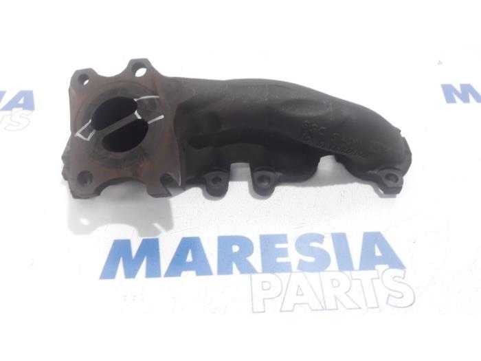 Exhaust manifold from a Peugeot 208 I (CA/CC/CK/CL) 1.6 16V THP 155 2012